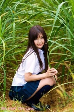 三個人每人c我半小時故事